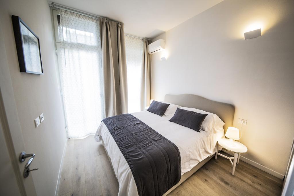 Twobros Apartment Florens Exteriör bild