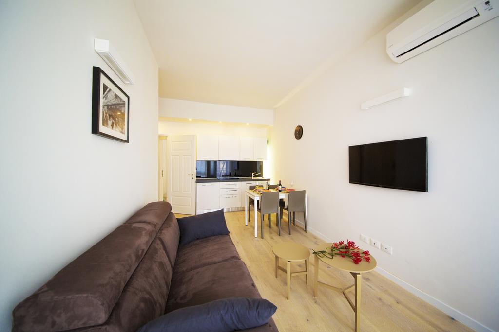 Twobros Apartment Florens Exteriör bild